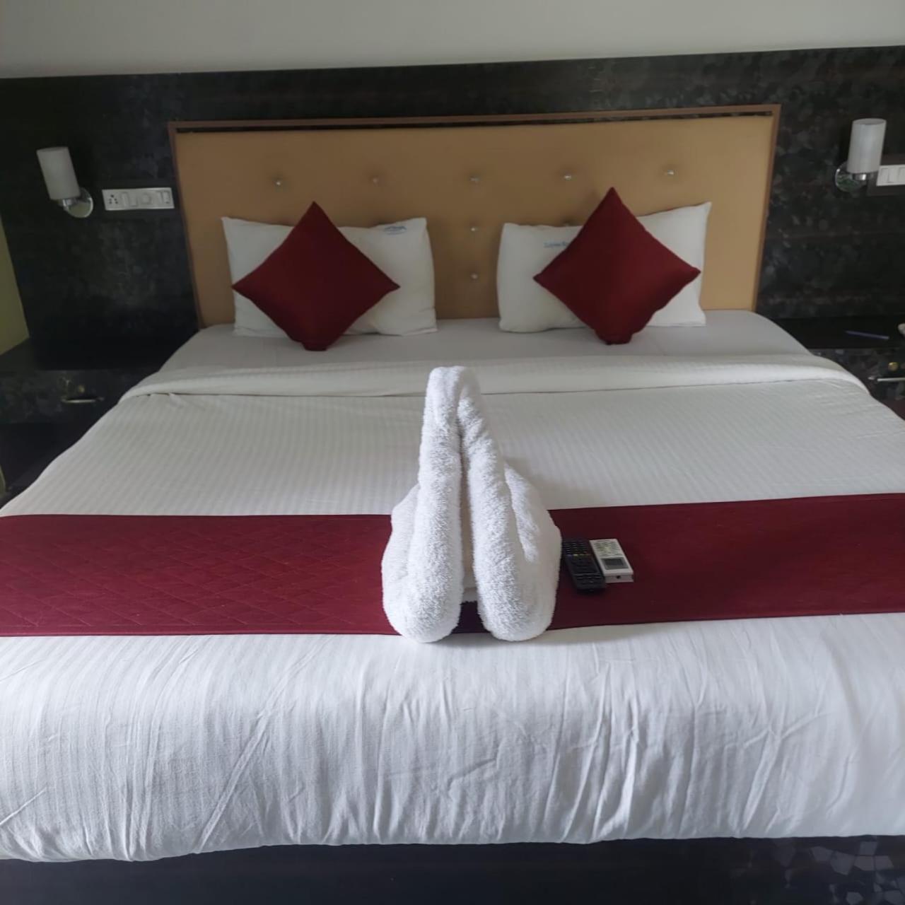 Dolphin Resort Yelagiri Exteriér fotografie